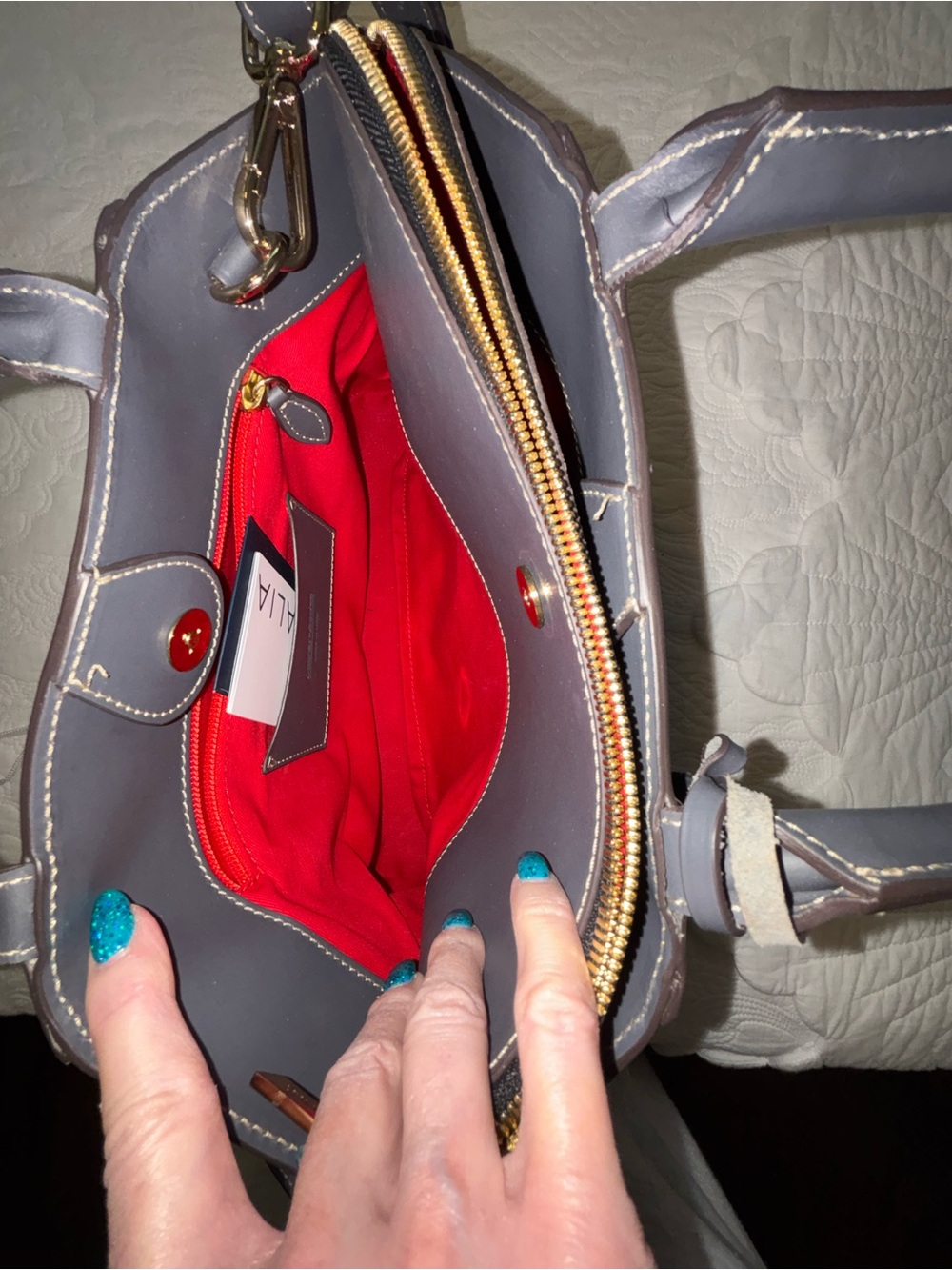 Dooney and Bourke This bag is from the Alto collection. - Picture 5 of 11